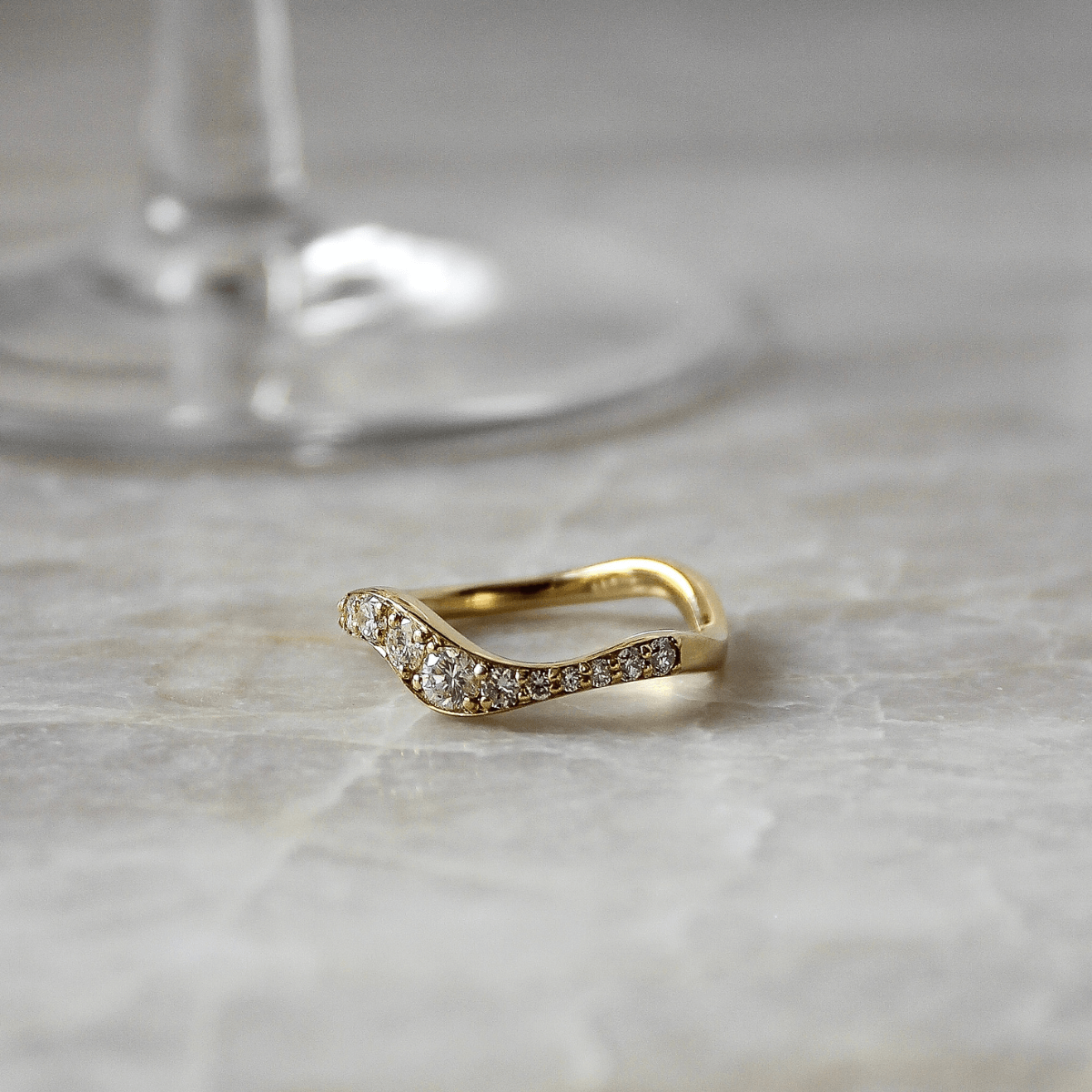 Furrina Ring, 14K guld m. brillanter – Ægte håndværk fra Dirks Jewellery