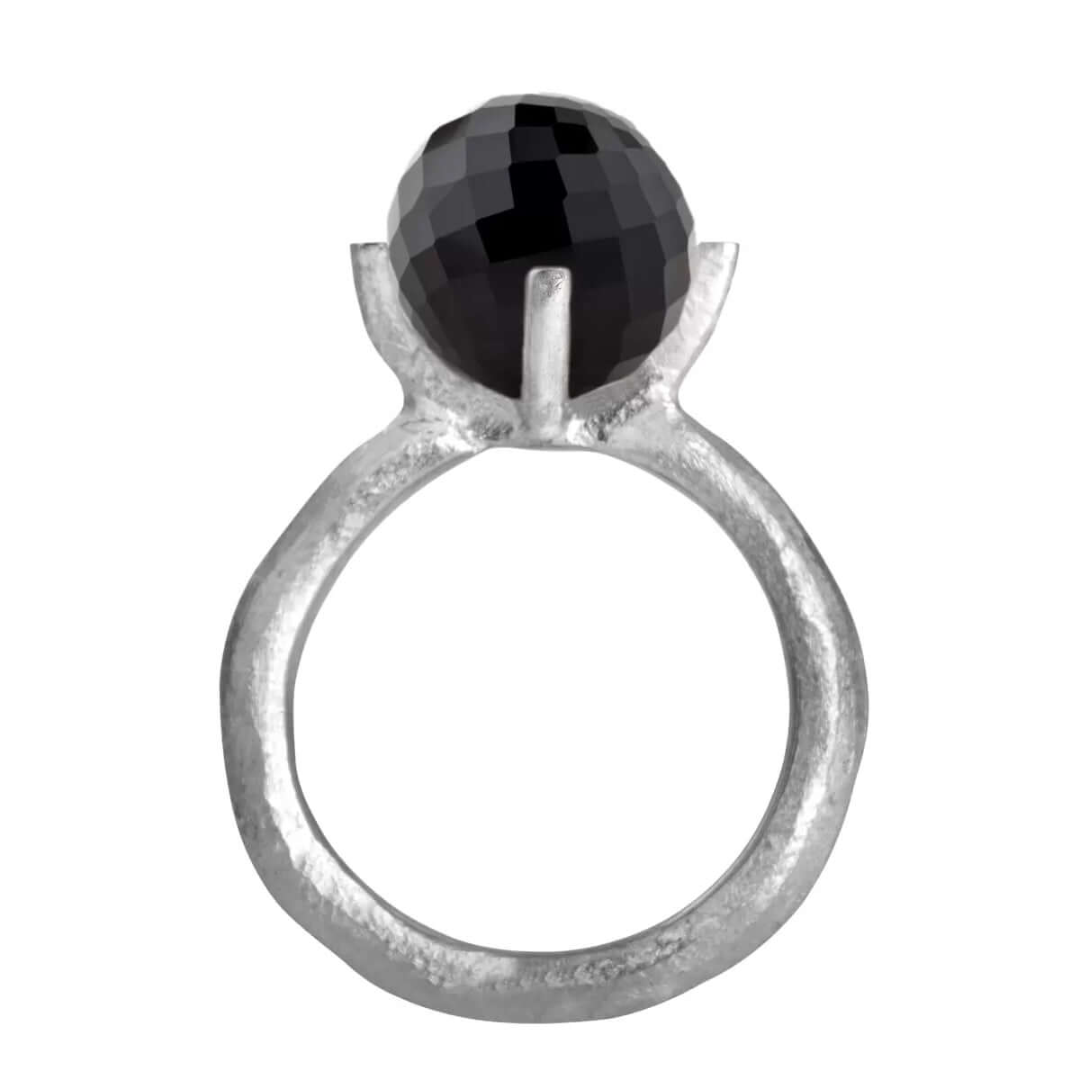 Barok, 14K hvg m. spinel 8mm – Ægte håndværk fra Dirks Jewellery