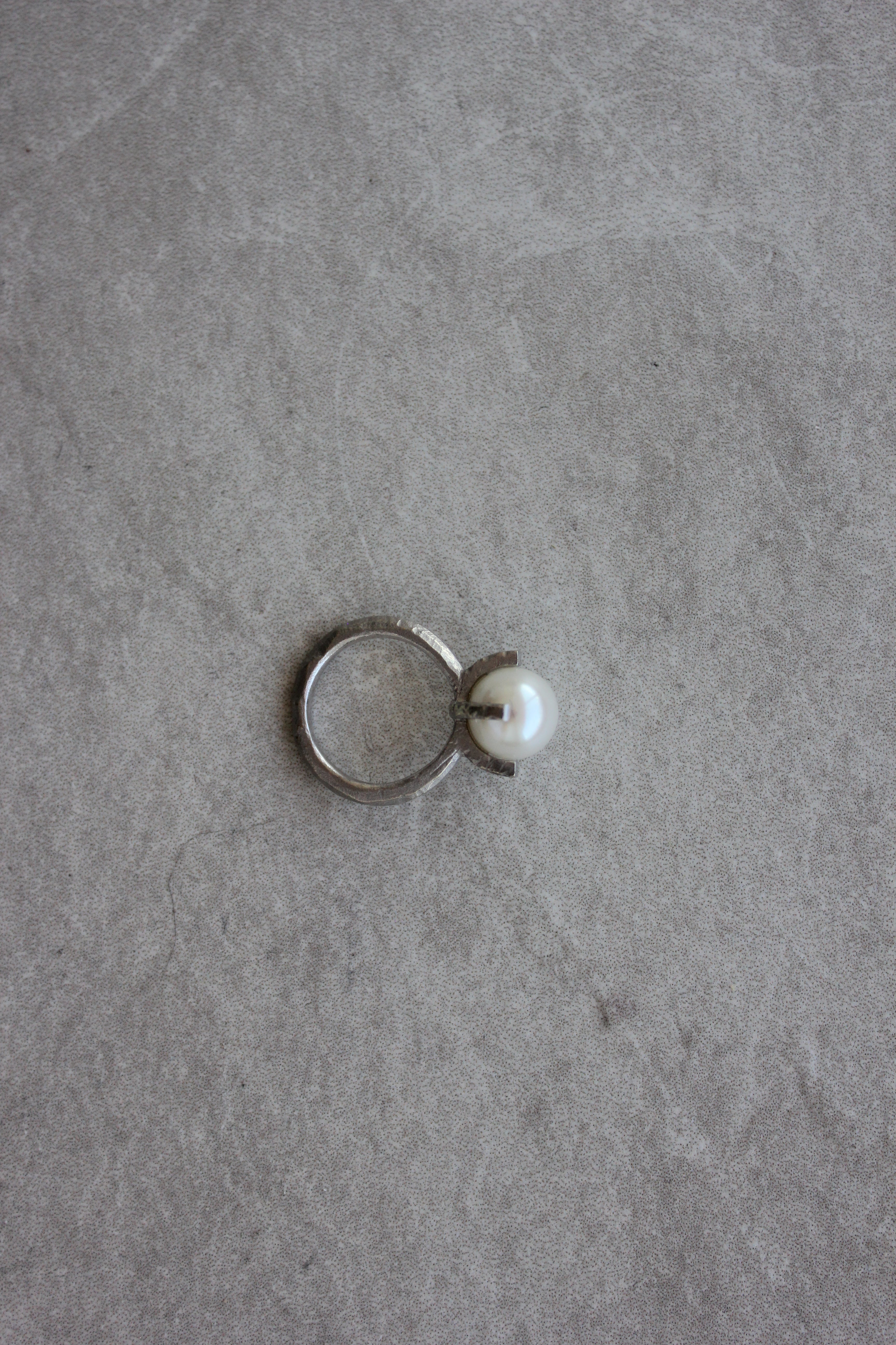 Barok, 14K hvg m. fwp 10mm. – fra Dirks Jewellery | Dirks Jewellery