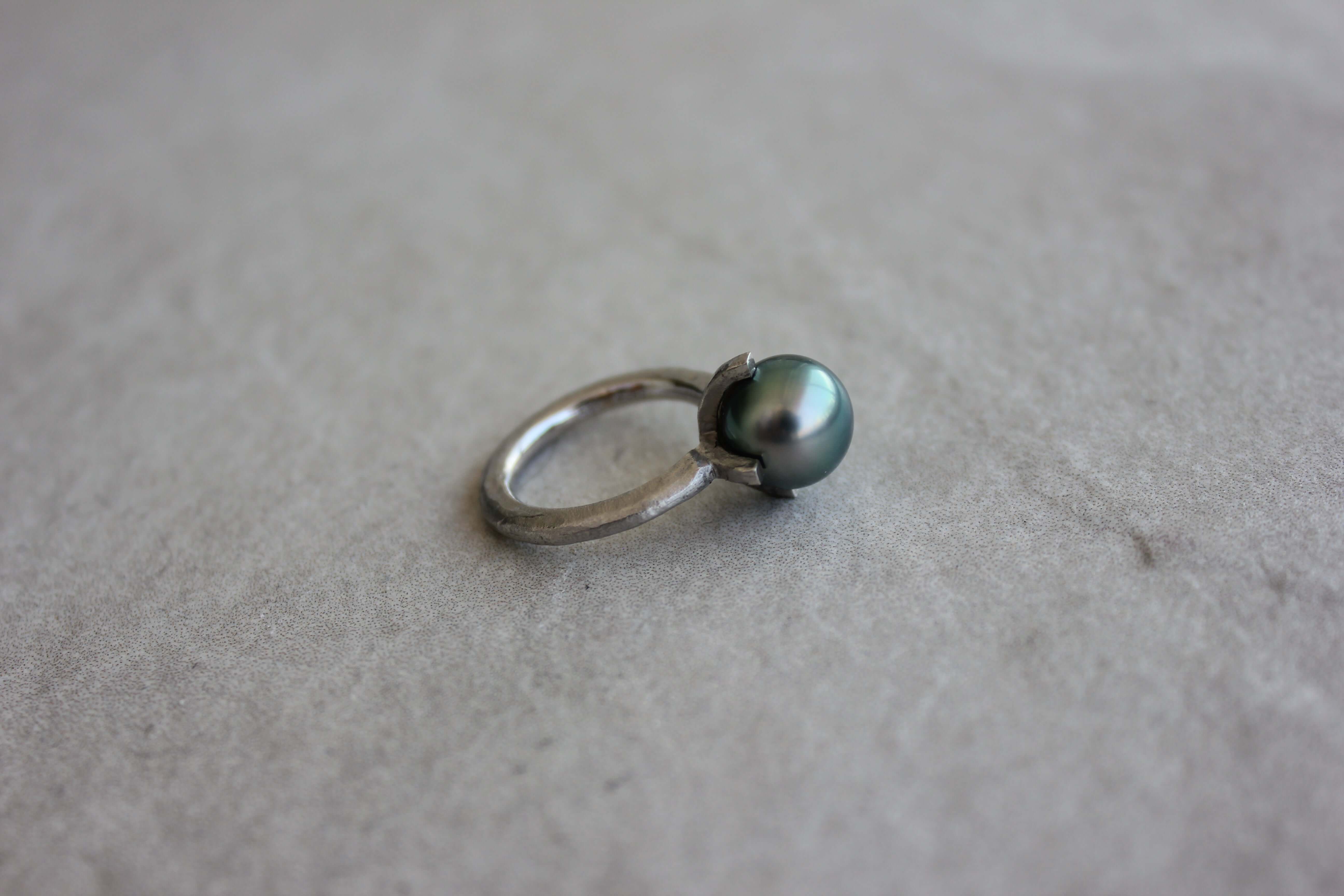 Barok Tahiti Ring 14K Hvidguld – Ægte håndværk fra Dirks Jewellery