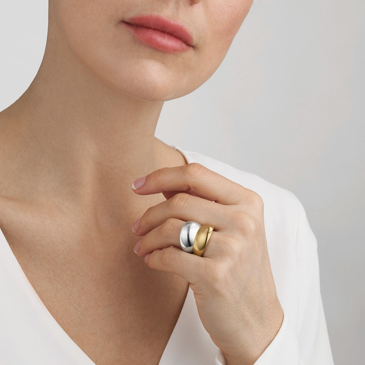 Curve ring, sølv/18K – fra Georg Jensen | Dirks Jewellery