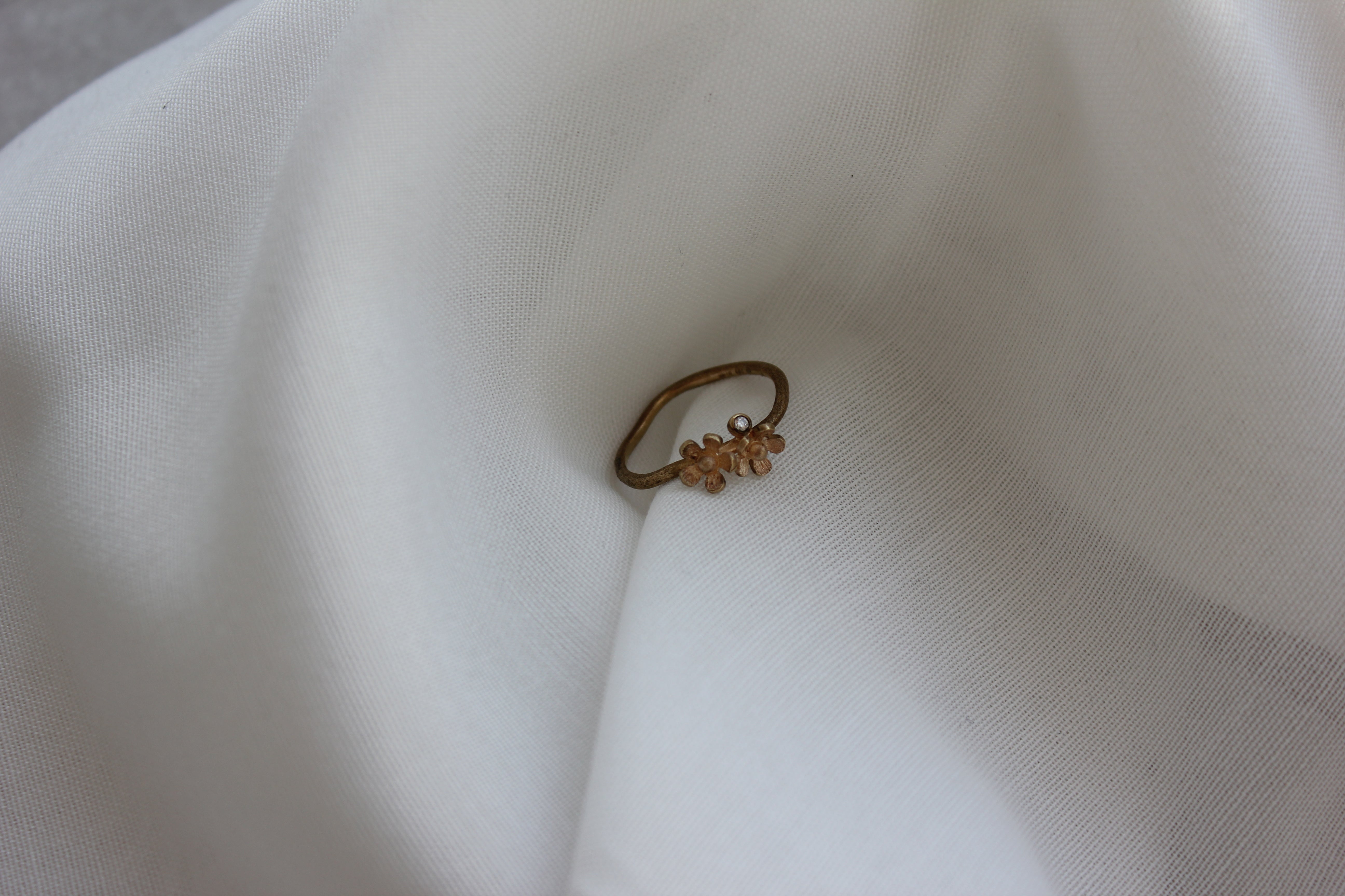 de fleur 2 blomster tæt sammen – fra Dirks Jewellery | Dirks Jewellery