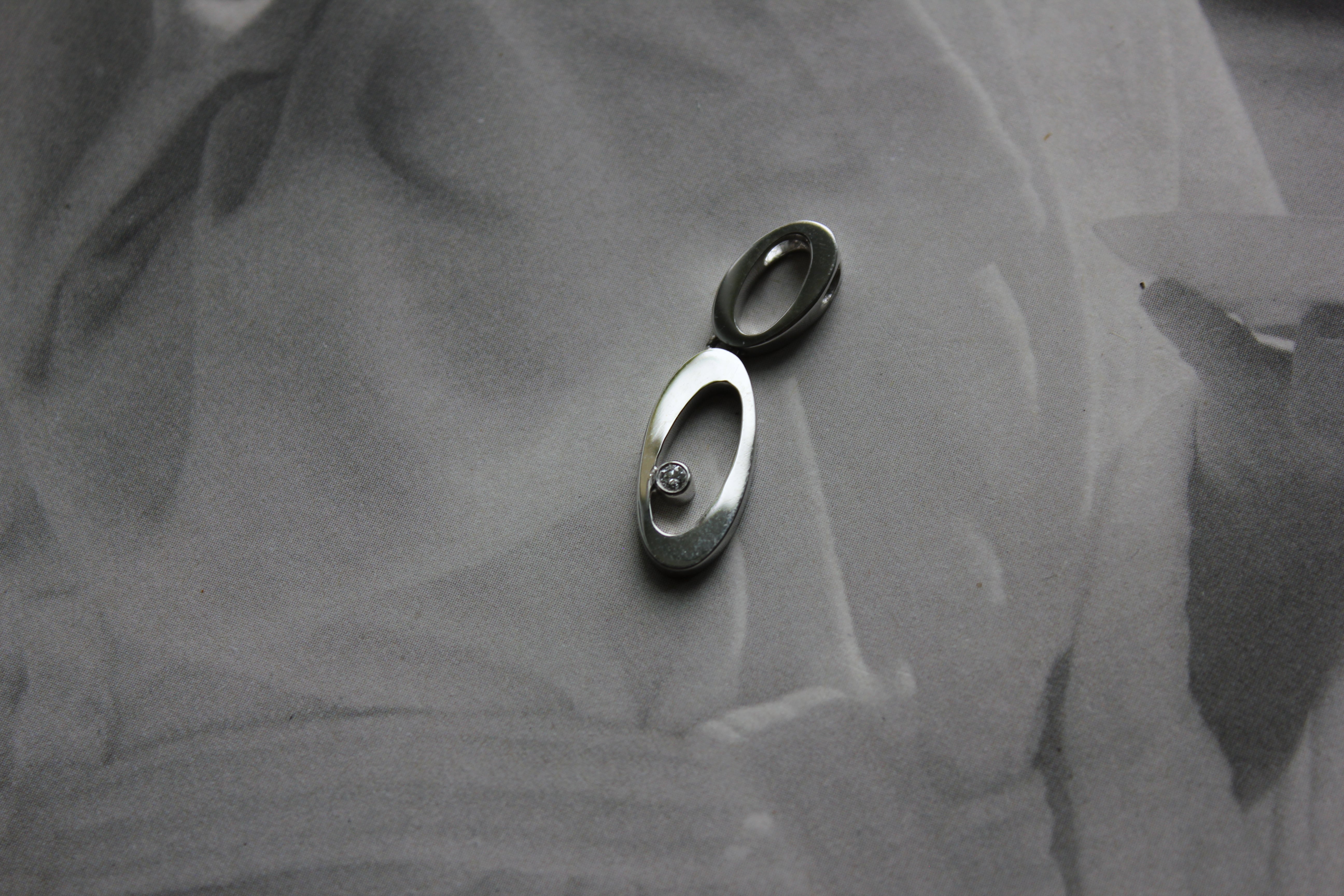 14K diamant vedhæng hvg . m brill – fra Dirks Jewellery | Dirks Jewellery