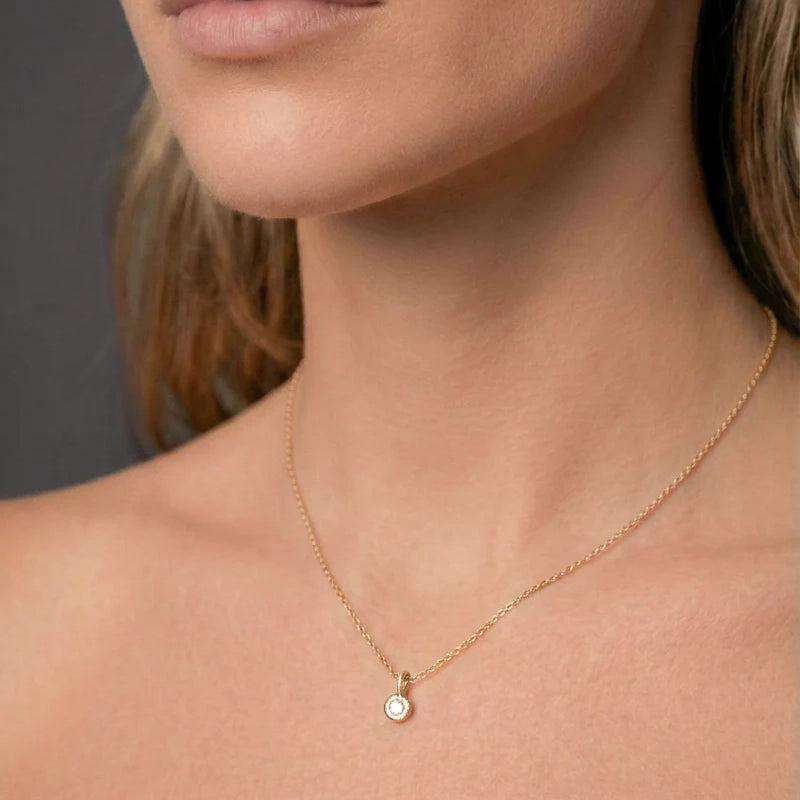 Glory Single Vedhæng Mellem 18kt Guld