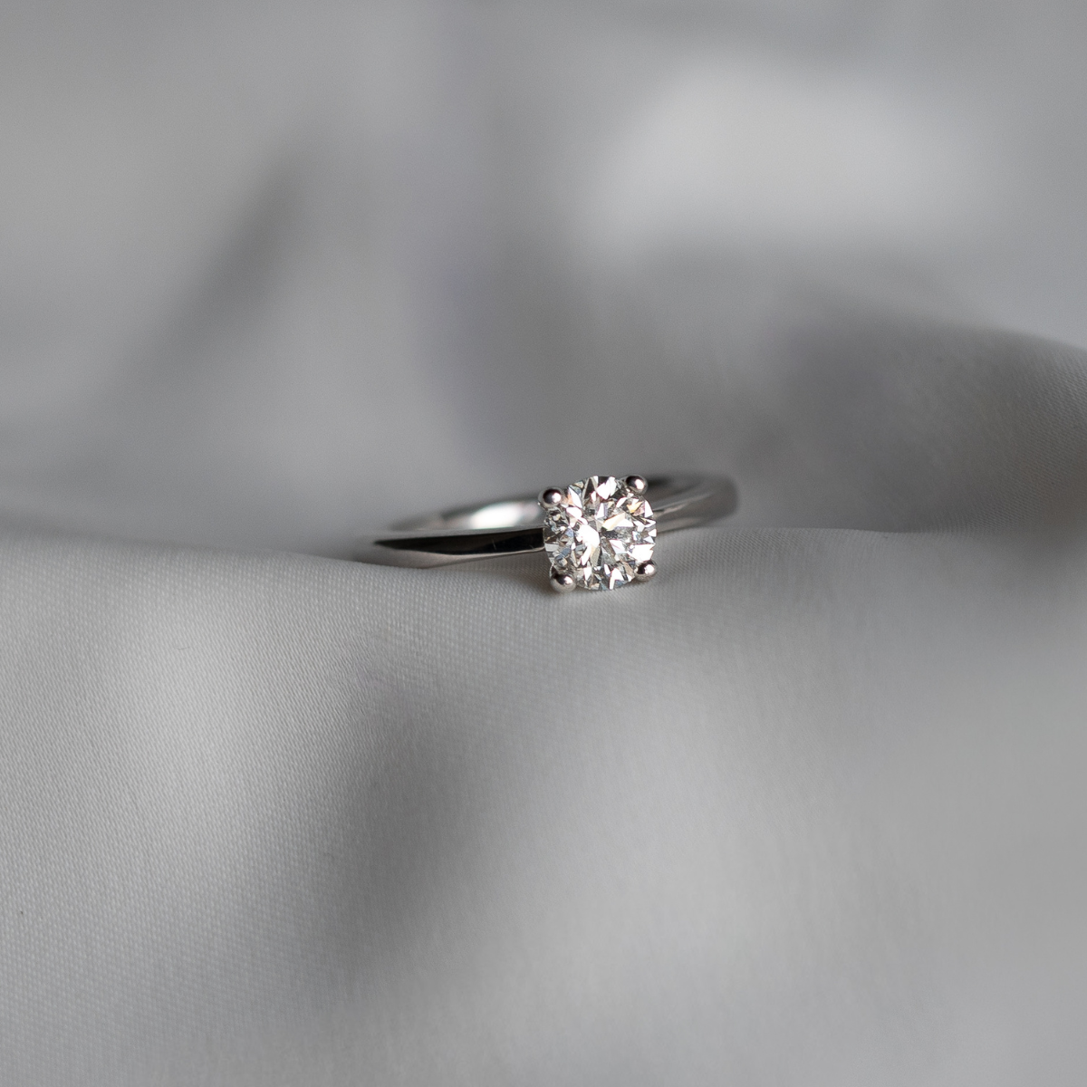 Heart solitaire ring 18K hvidguld