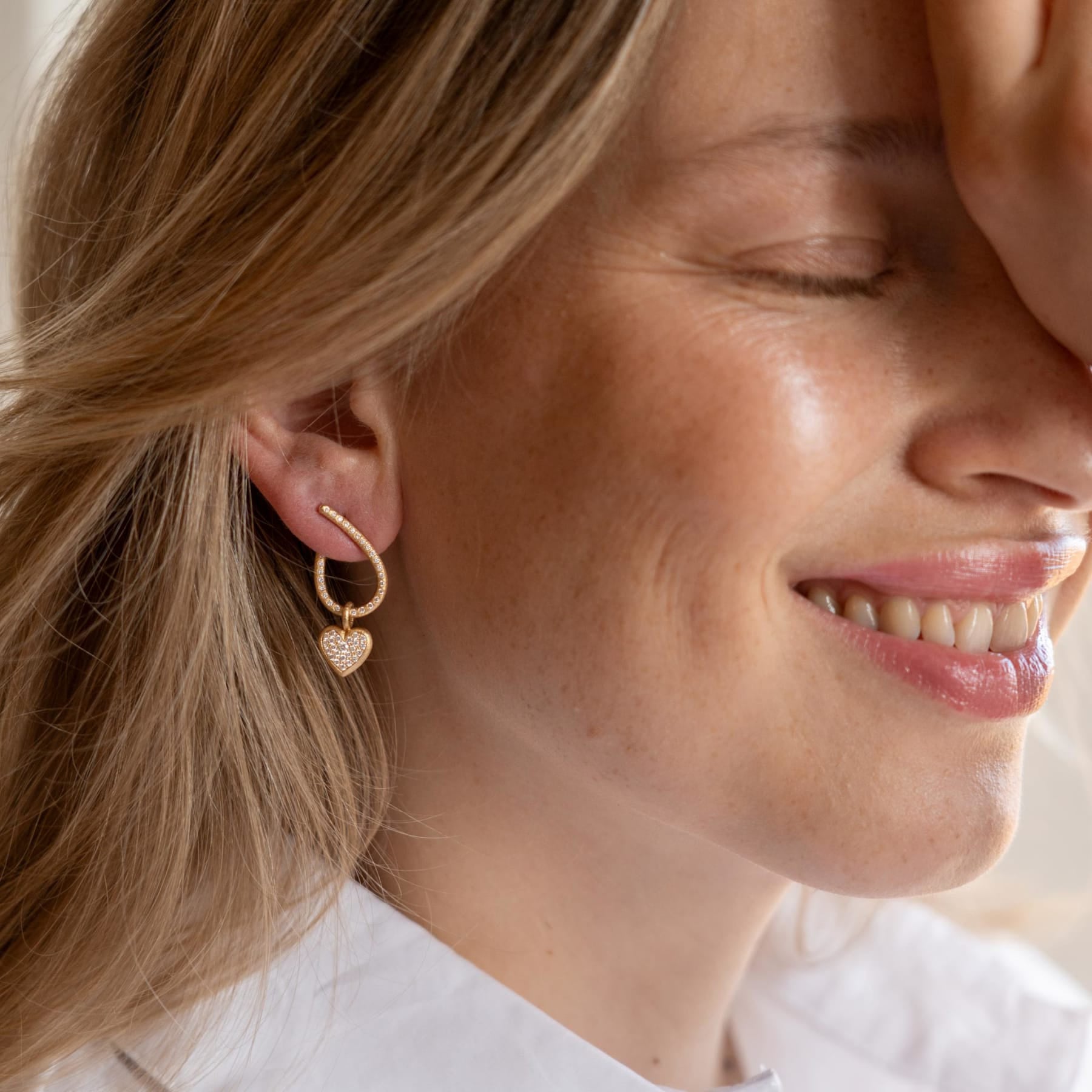 Kharisma Galaxy Øreringe Lille 18K Guld – Hoop Earrings fra Dulong | Dirks Jewellery