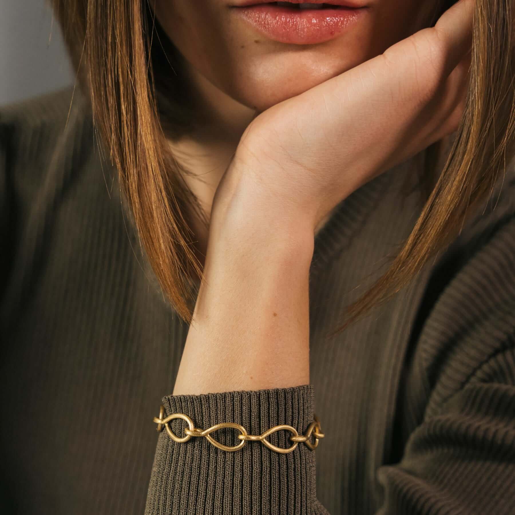 Kharisma Link armbånd, 18K guld. – Ægte håndværk fra Dirks Jewellery