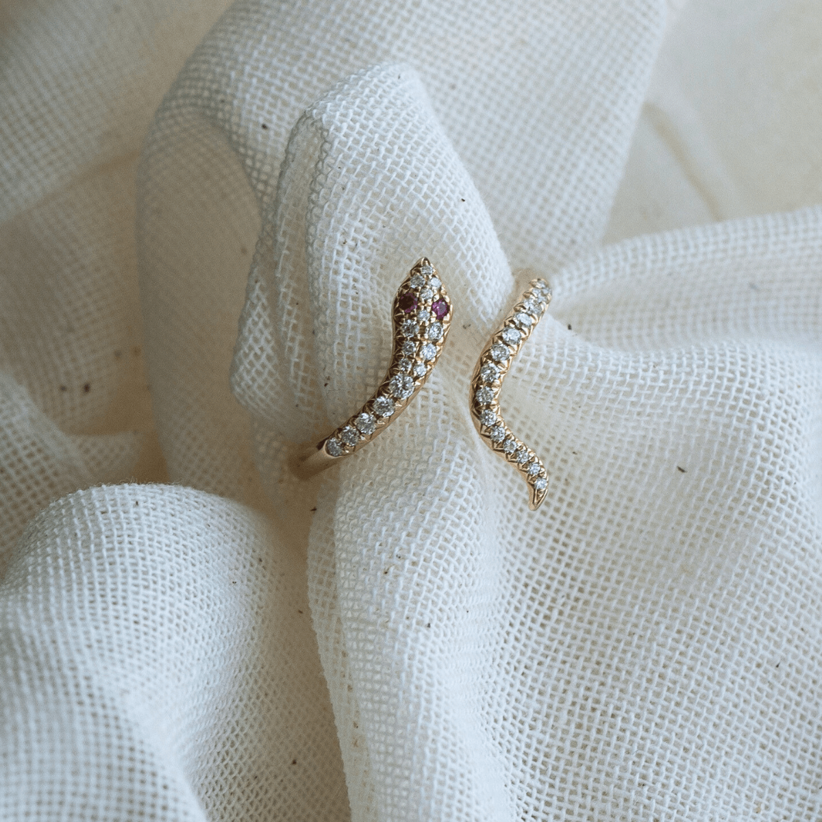 Life Ring Large 14K Guld Safir – Ægte håndværk fra Dirks Jewellery