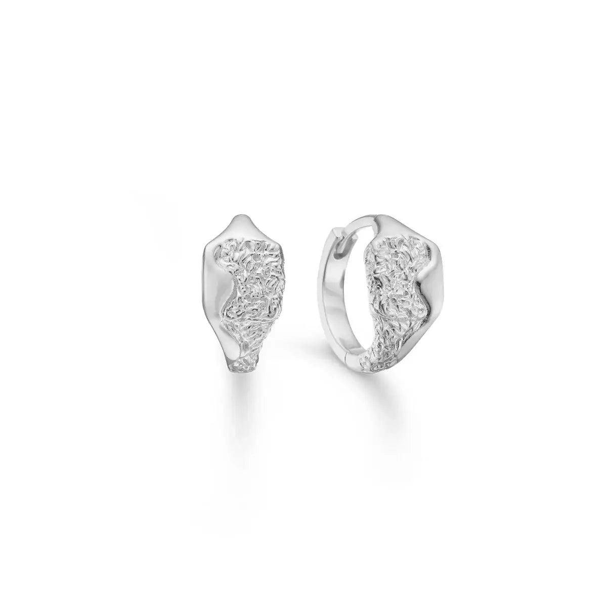 Edge sølv creol – Ægte håndværk fra Dirks Jewellery