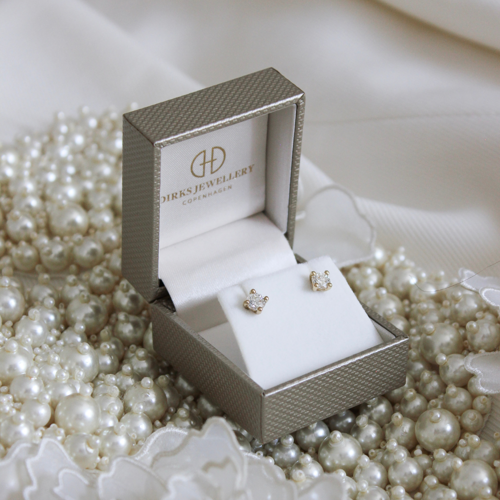 Morgengave-heart-orestikker – smykker fra Dirks Jewellery