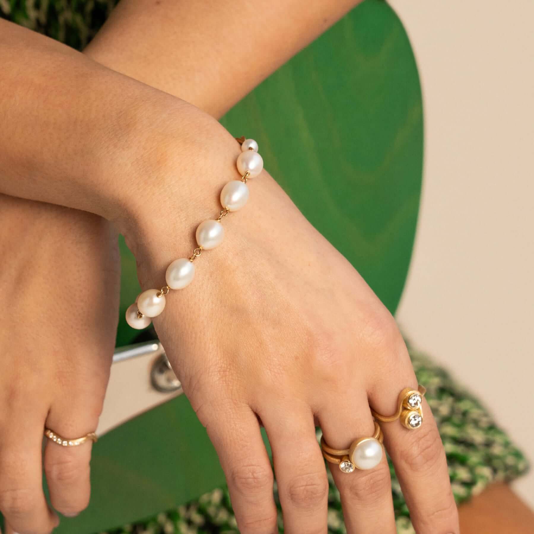 Ocean Armbånd, 18K guld m. FWP, lille – Ægte håndværk fra Dirks Jewellery