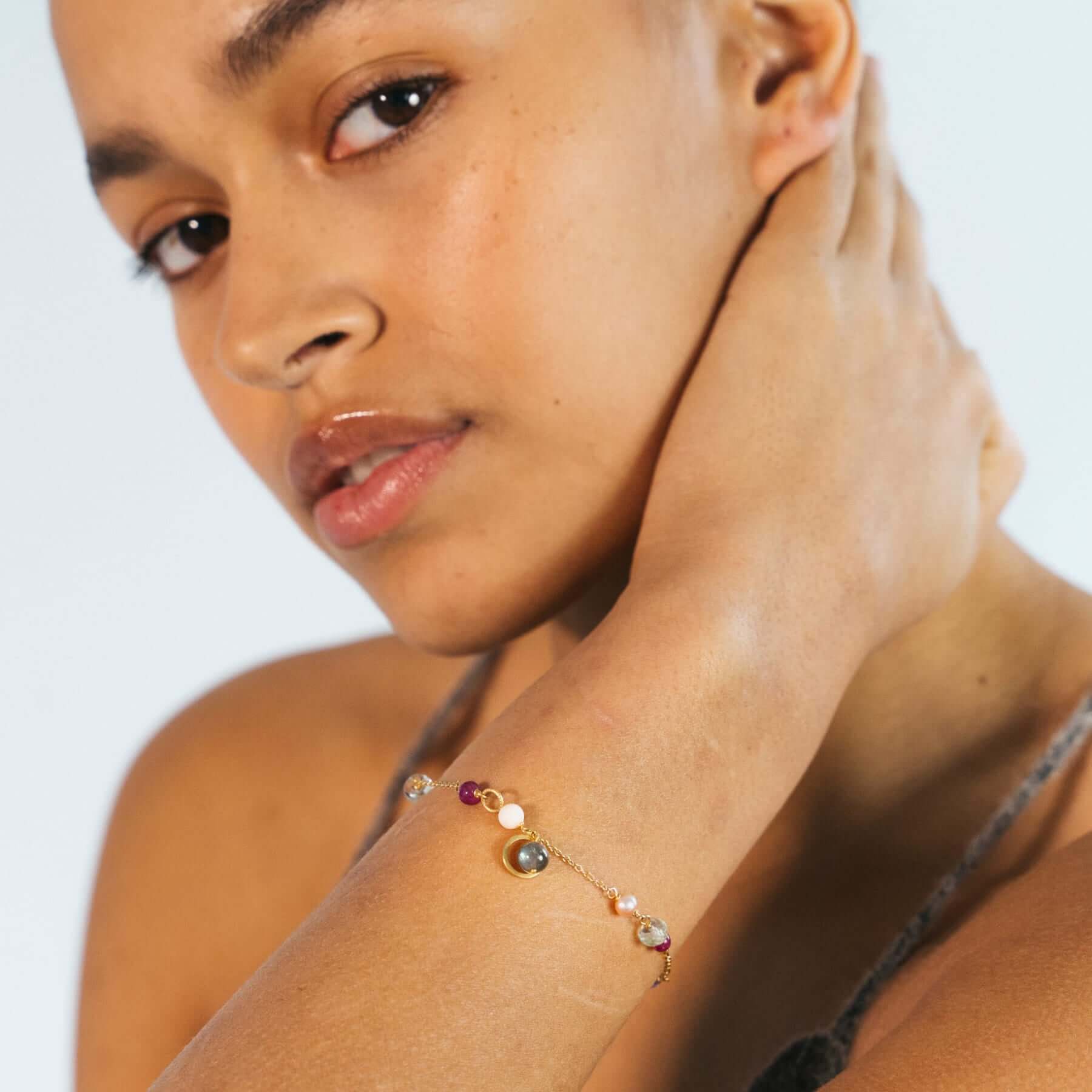 Piccolo Daybreak Armbånd 18K Guld – Ægte håndværk fra Dirks Jewellery