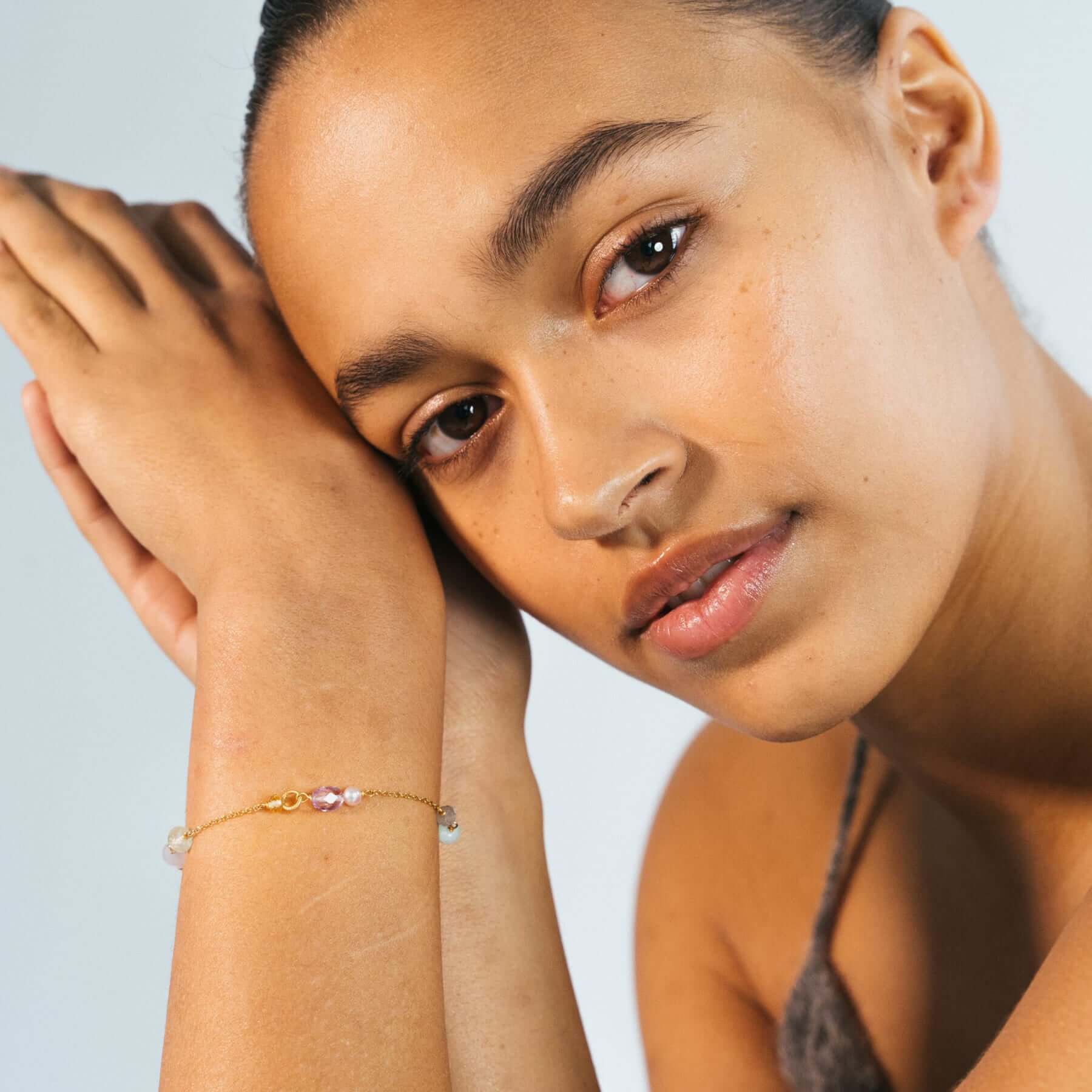 Piccolo Northern Light Armbånd, 18K guld – Ægte håndværk fra Dirks Jewellery