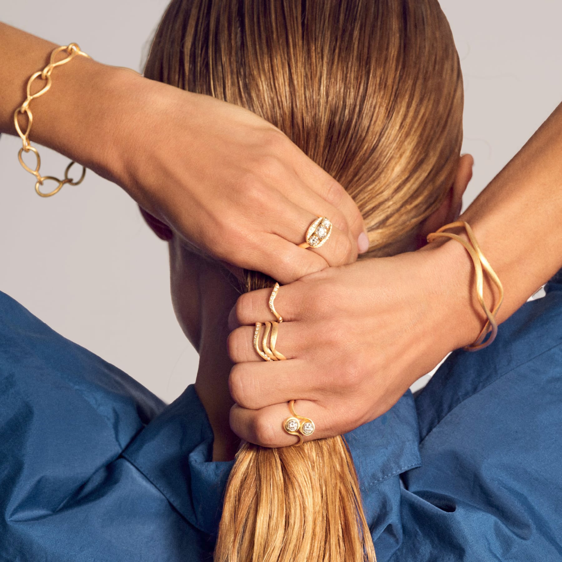 Vega Curl ring, 18K guld – fra Dulong | Dirks Jewellery