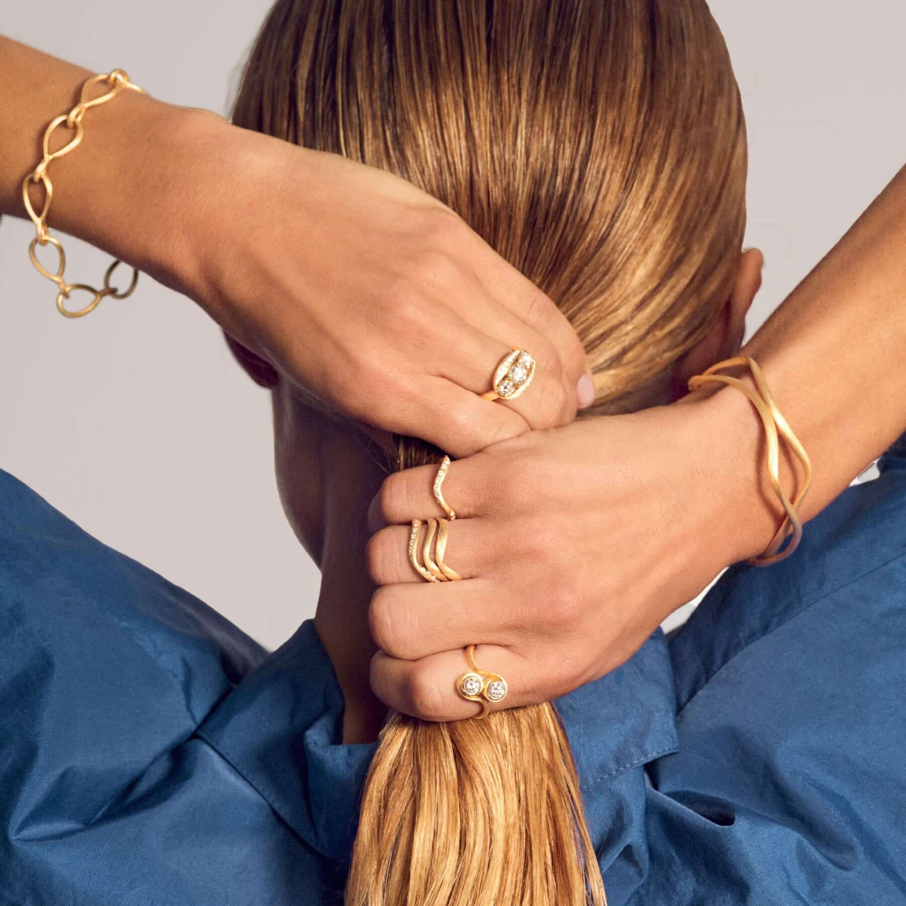 Vega Curl ring, 18K guld – Ægte håndværk fra Dirks Jewellery