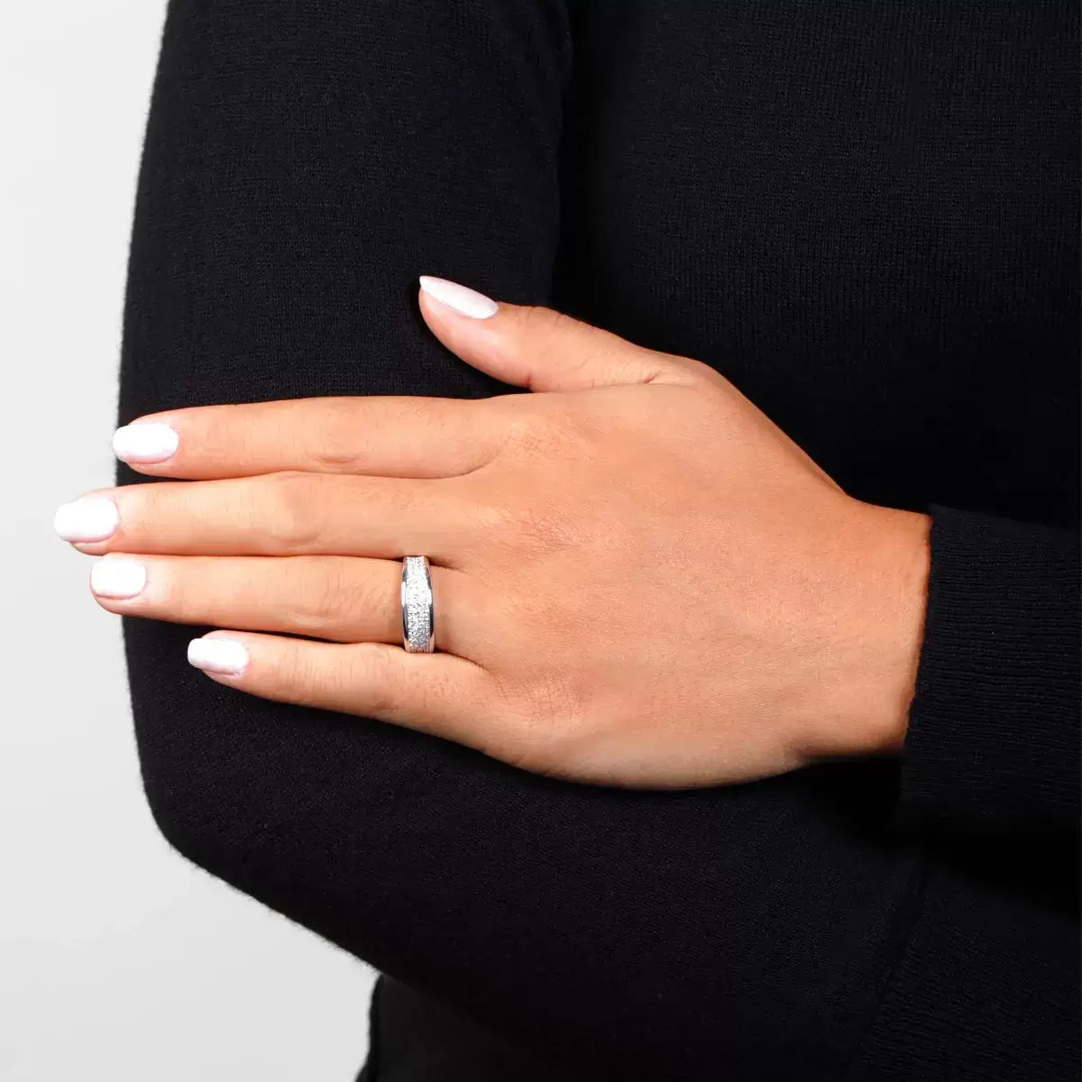 Broadway, small 14K hvidguld – Ægte håndværk fra Dirks Jewellery