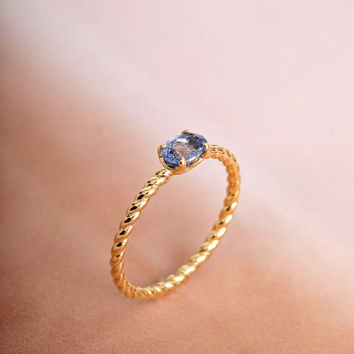 10K ring m/Blå Safir – Ægte håndværk fra Dirks Jewellery