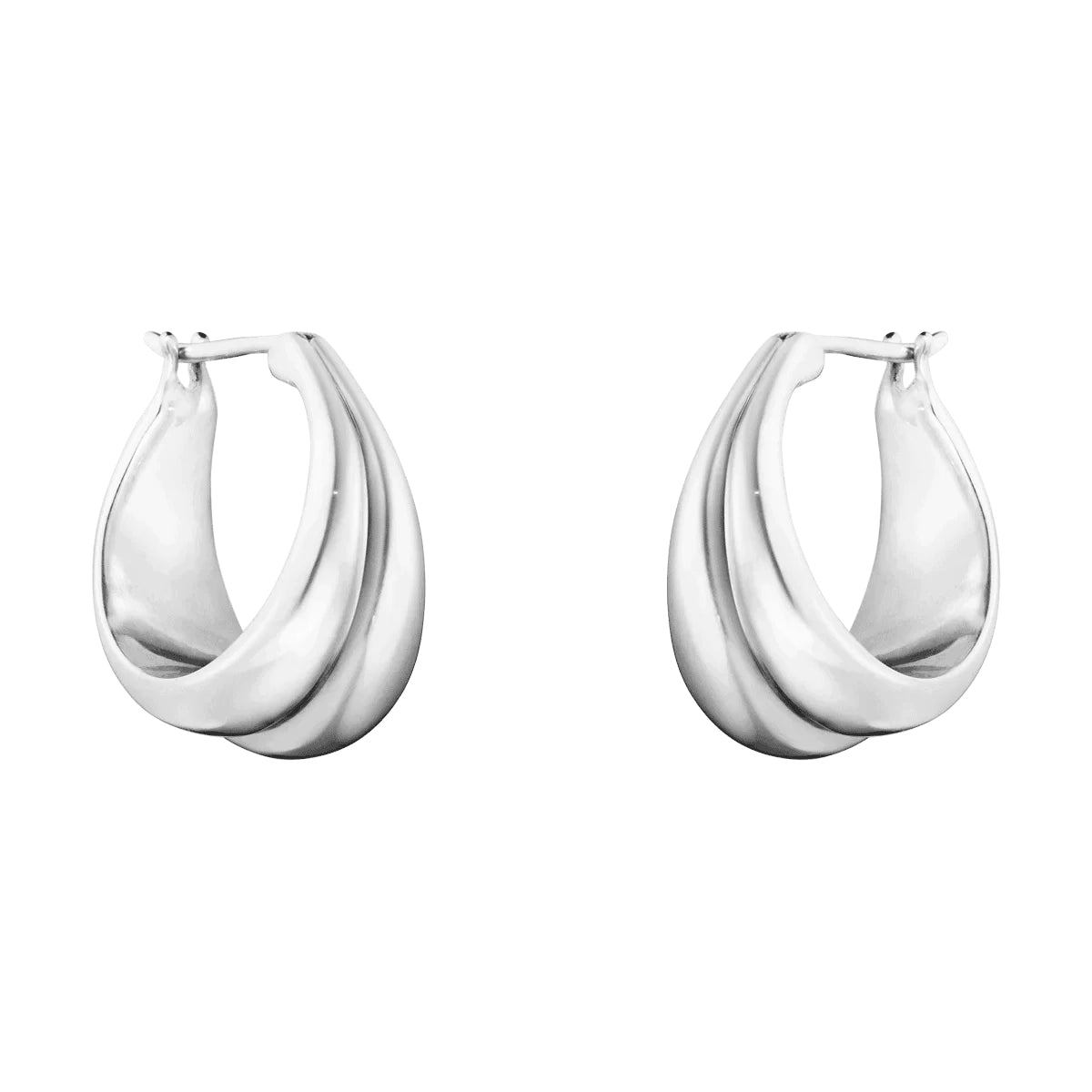 Curve medium øreringe, sølv – fra Georg Jensen | Dirks Jewellery