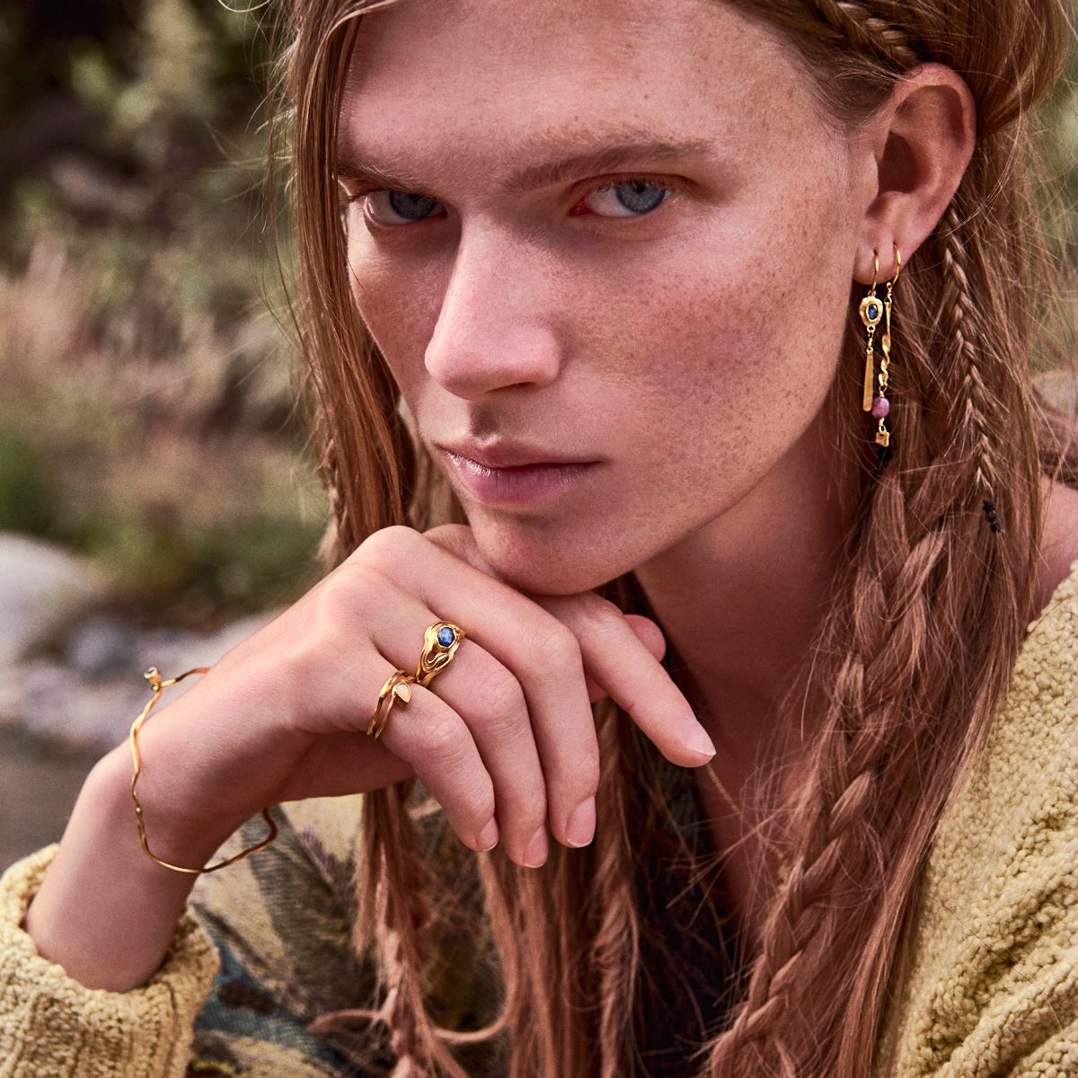 Edith ring sølv forgyldt. – fra Maanesten | Dirks Jewellery