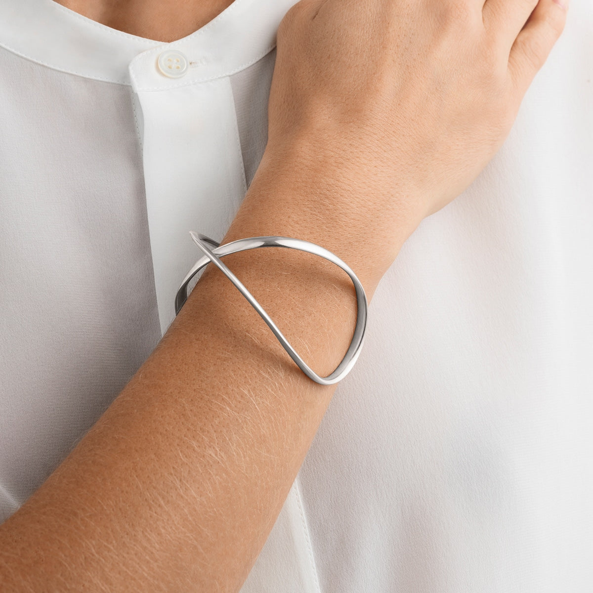 infinity armring 452a sølv – fra Georg Jensen | Dirks Jewellery