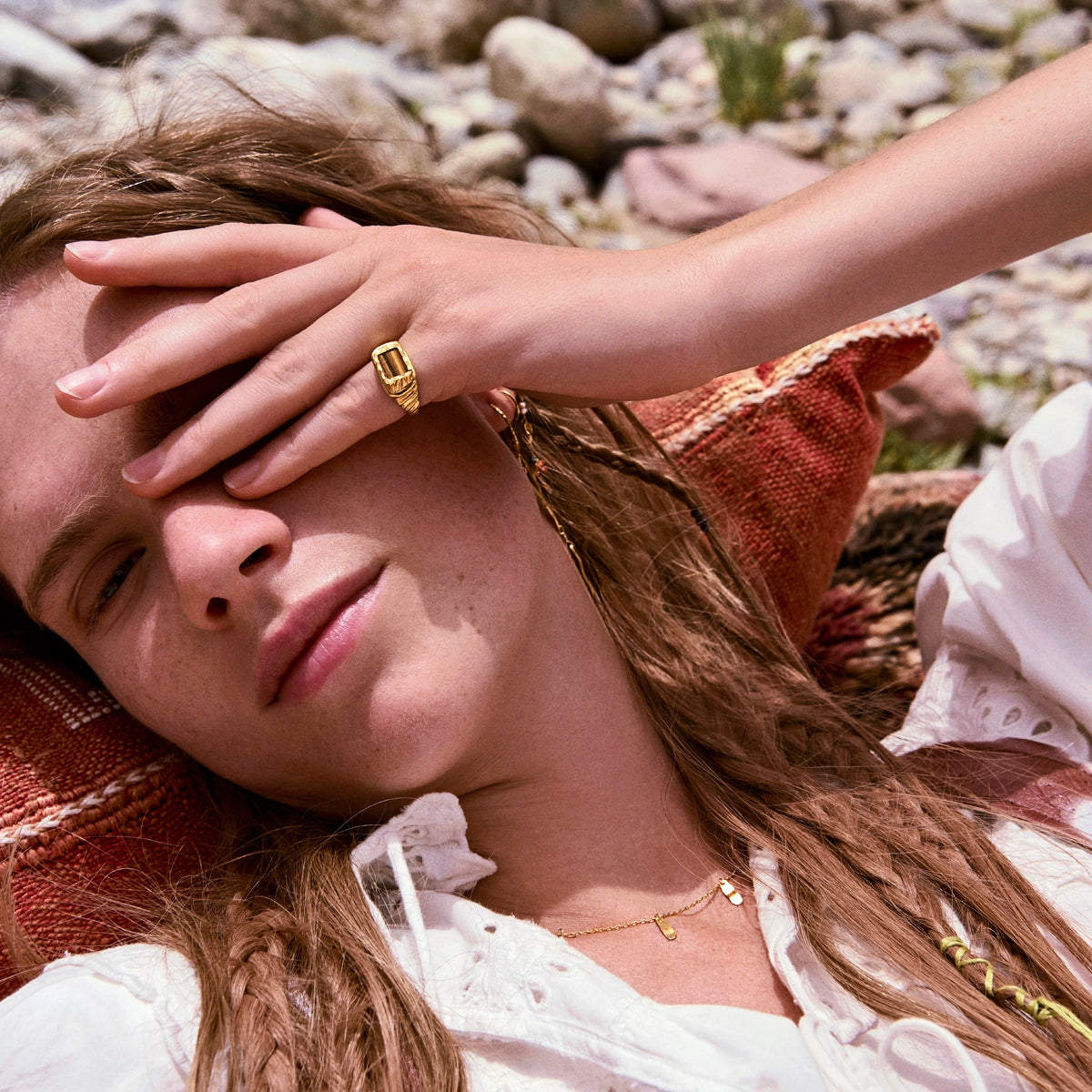 Kim ring sølv forgyldt – fra Maanesten | Dirks Jewellery