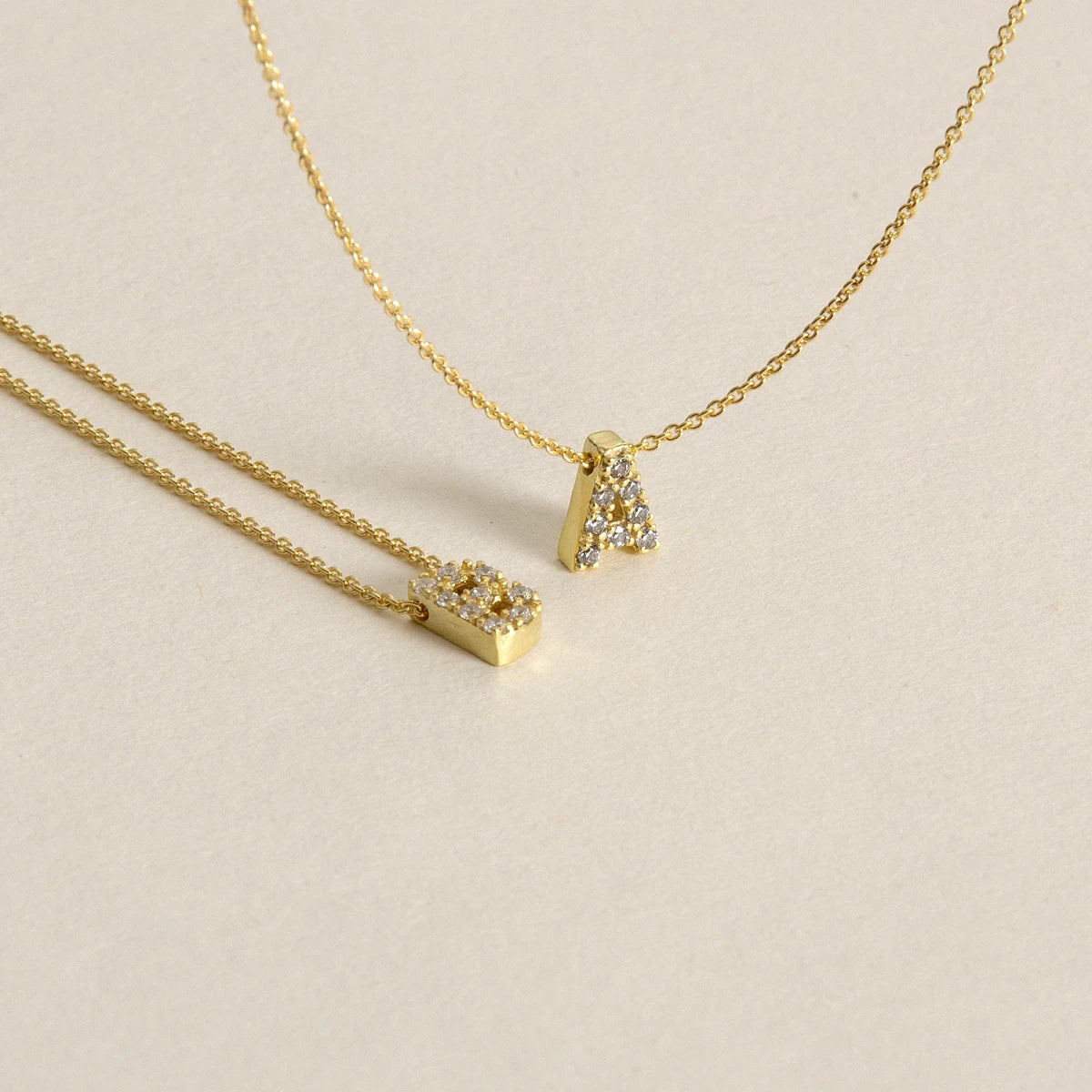 Letter halskæde m. Zircon, sølv – fra Mesh | Dirks Jewellery