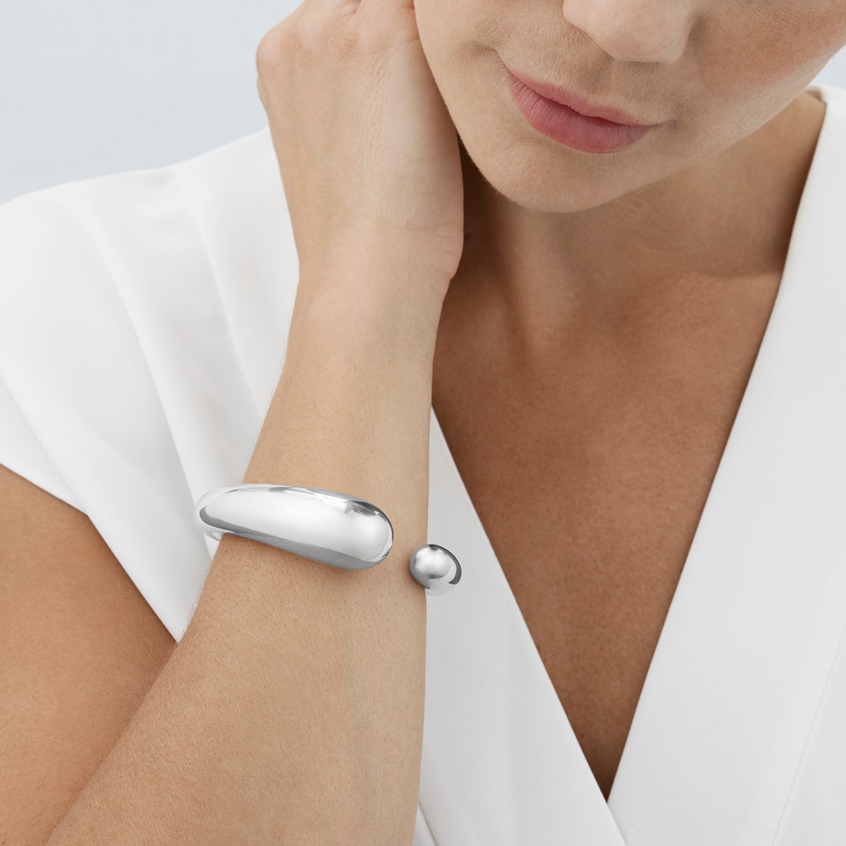Mercy Mega armring, sølv – fra Georg Jensen | Dirks Jewellery