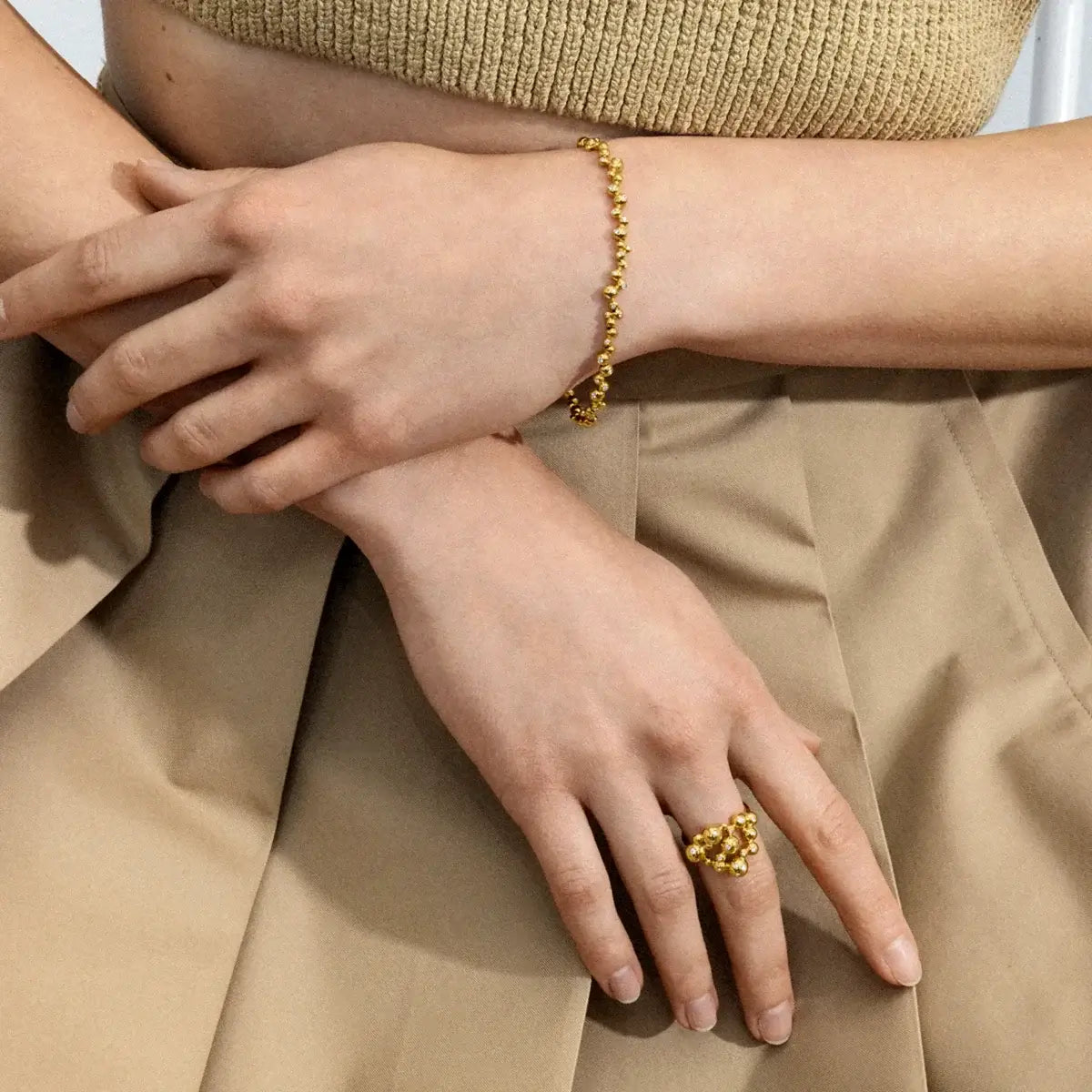 Grape Cluster ring 18k guld – Ægte håndværk fra Dirks Jewellery