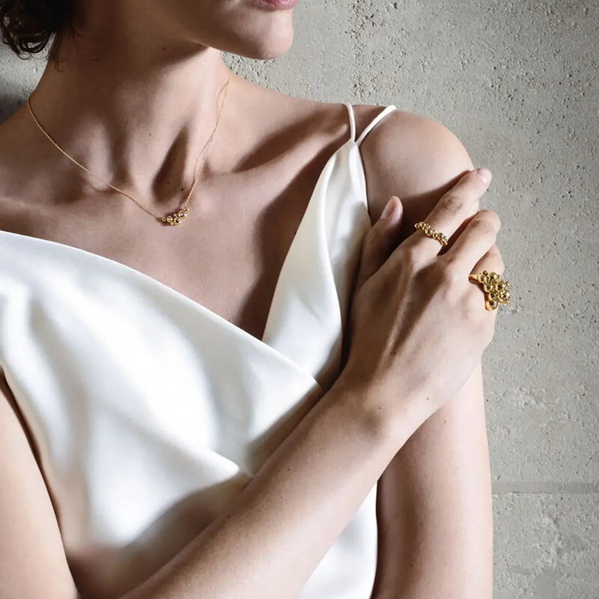 Moonlight Grapes Ring 18K Guld – Ægte håndværk fra Dirks Jewellery