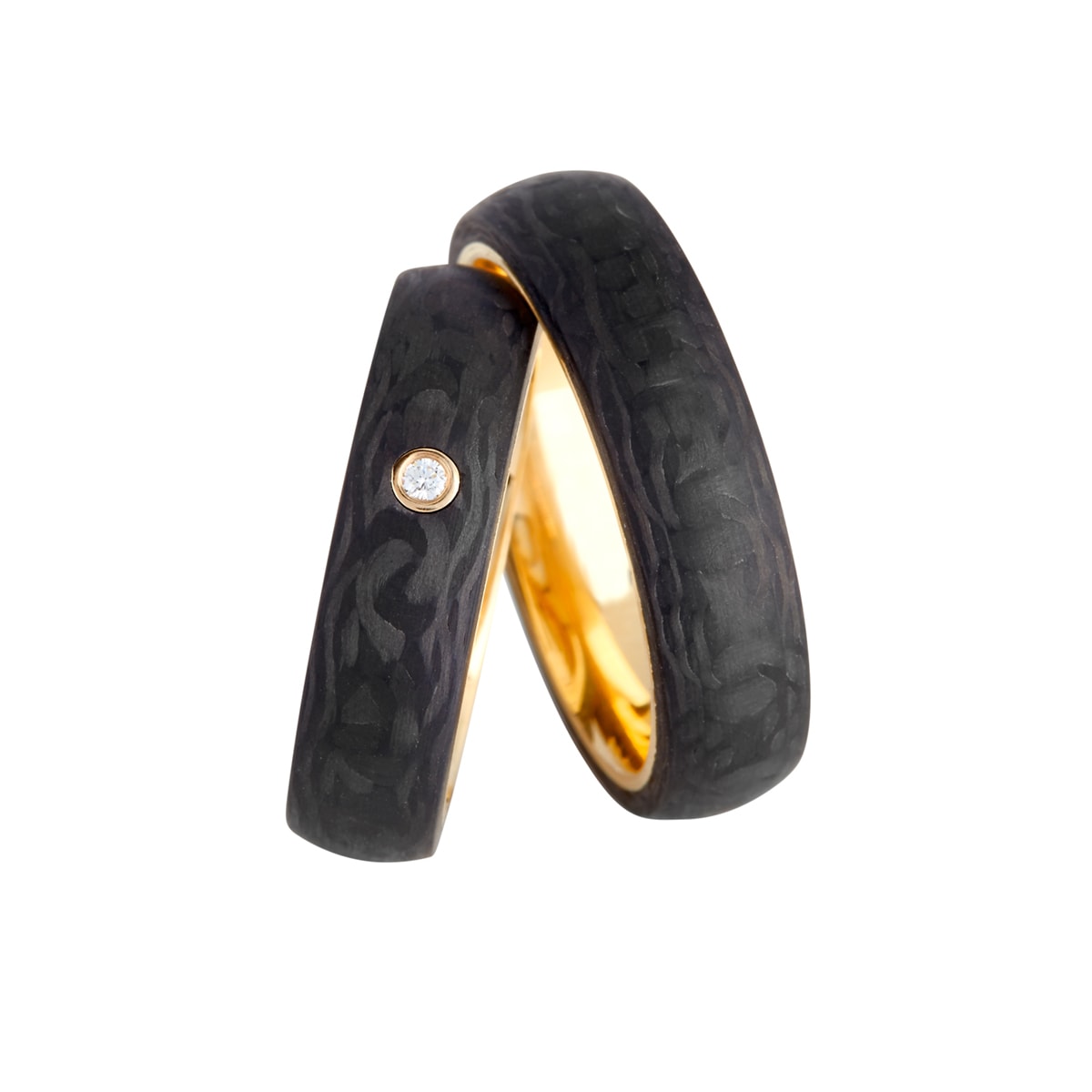 Vielsesring, 14K abrikos m. carbon – fra Dirks Jewellery | Dirks Jewellery