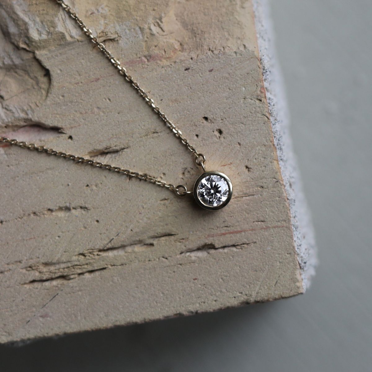 Isabel Vedhæng 1.0ct 9K Guld