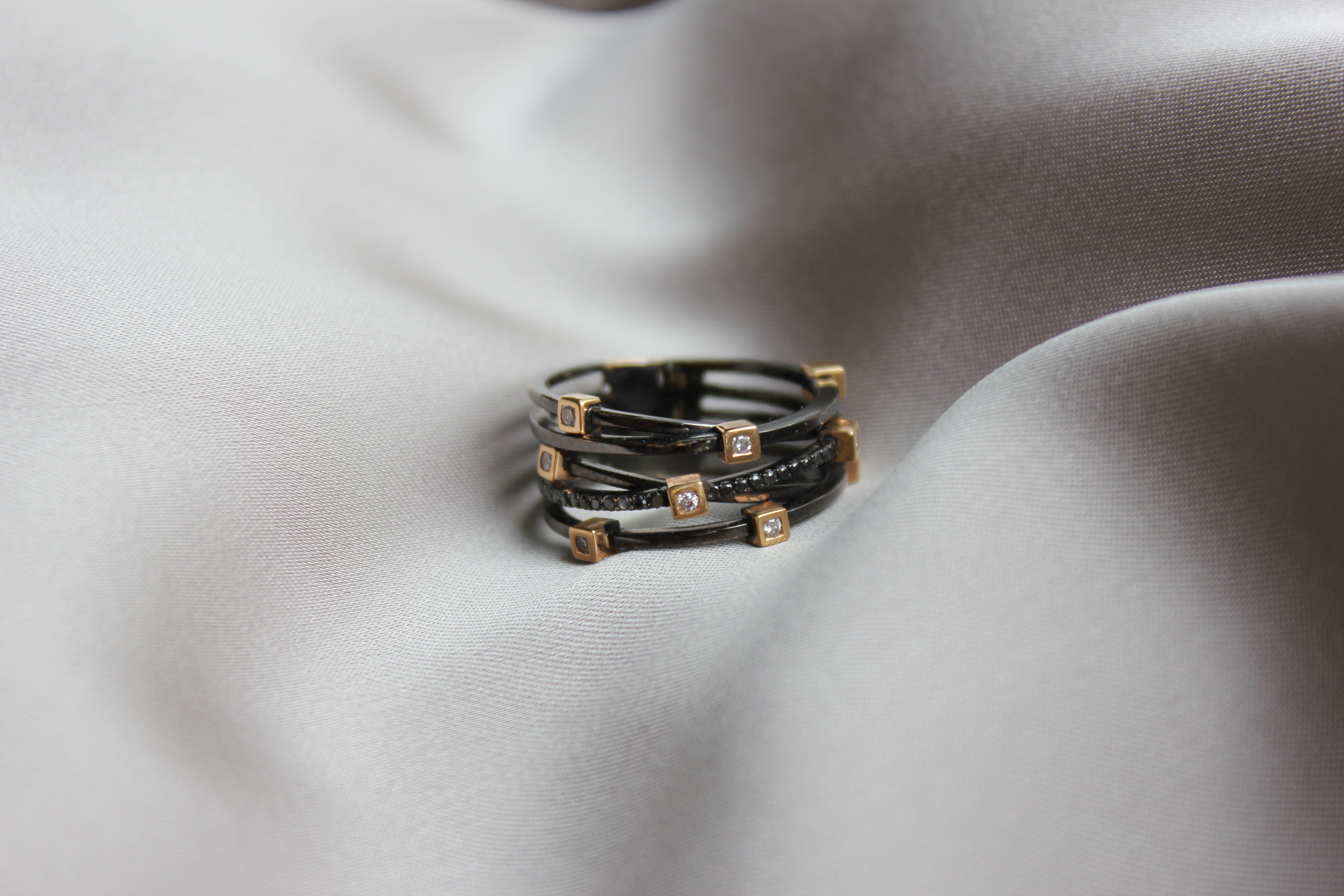 Noir Ring 18K Hvidguld m. Brillanter – fra Dirks Jewellery | Dirks Jewellery