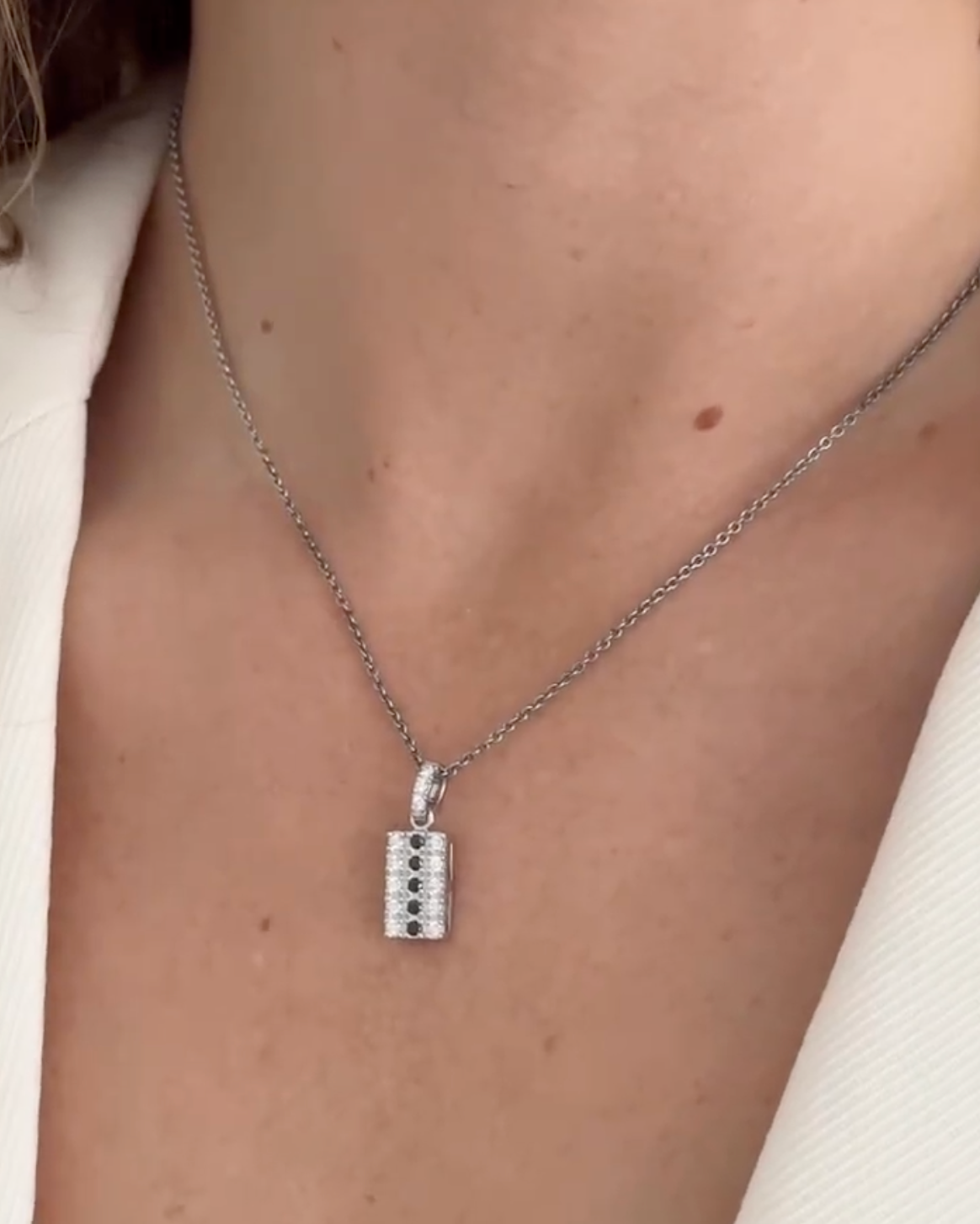 18K vedhæng m brill. – fra Dirks Jewellery | Dirks Jewellery